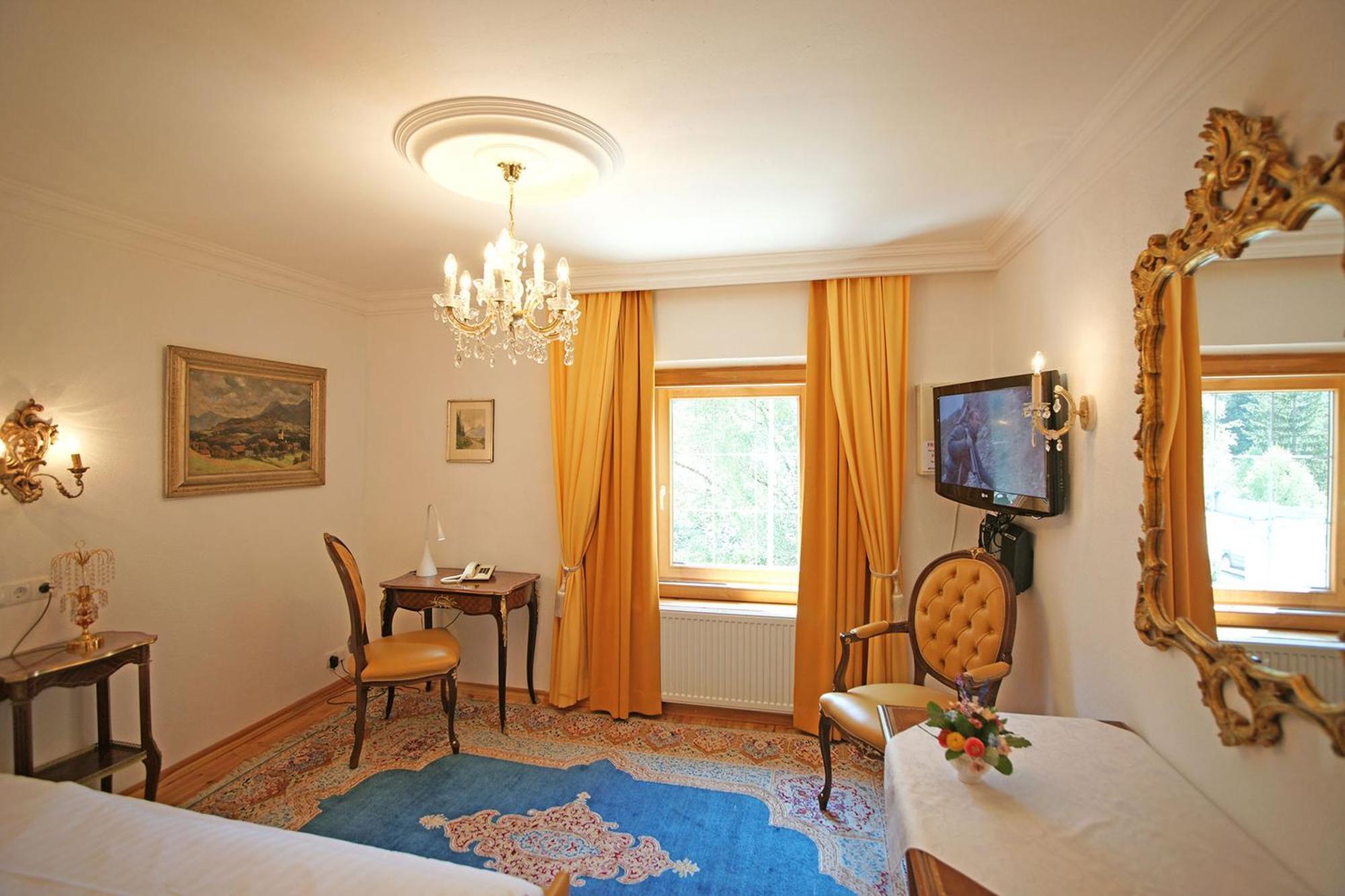 Schloss Hotel Fernsteinsee Nassereith Room photo